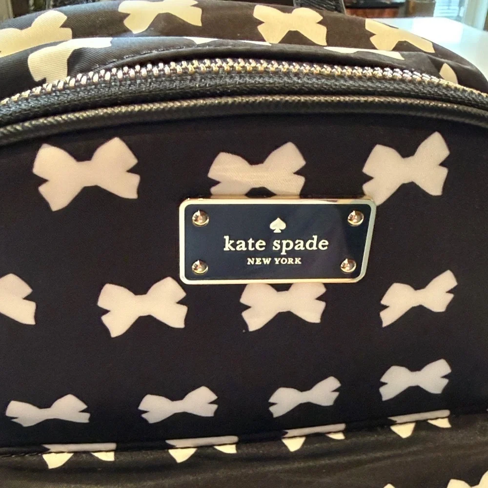🆕 Kate Spade NWOT Wilson Road Bradley Bow Pattern Backpack, Black and White, Sm